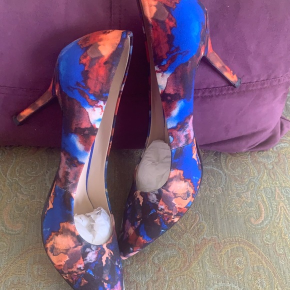Nine West Most beautiful shoes in my closet! Worn twice - Picture 3 of 6
